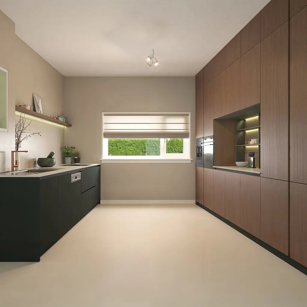 Interieur impressie van de keuken met houten kastenwand in Groesbeek